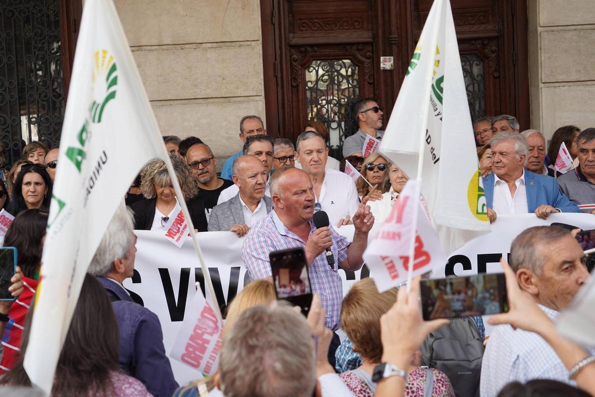Manifestación por el AVE de Sanabria en Madrid: protesta por el tren a las puertas de Renfe