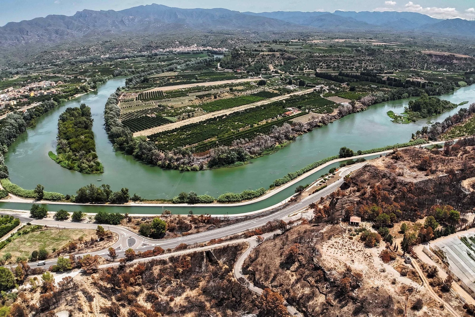 Les fotos de l'incendi de Paüls a vista de dron
