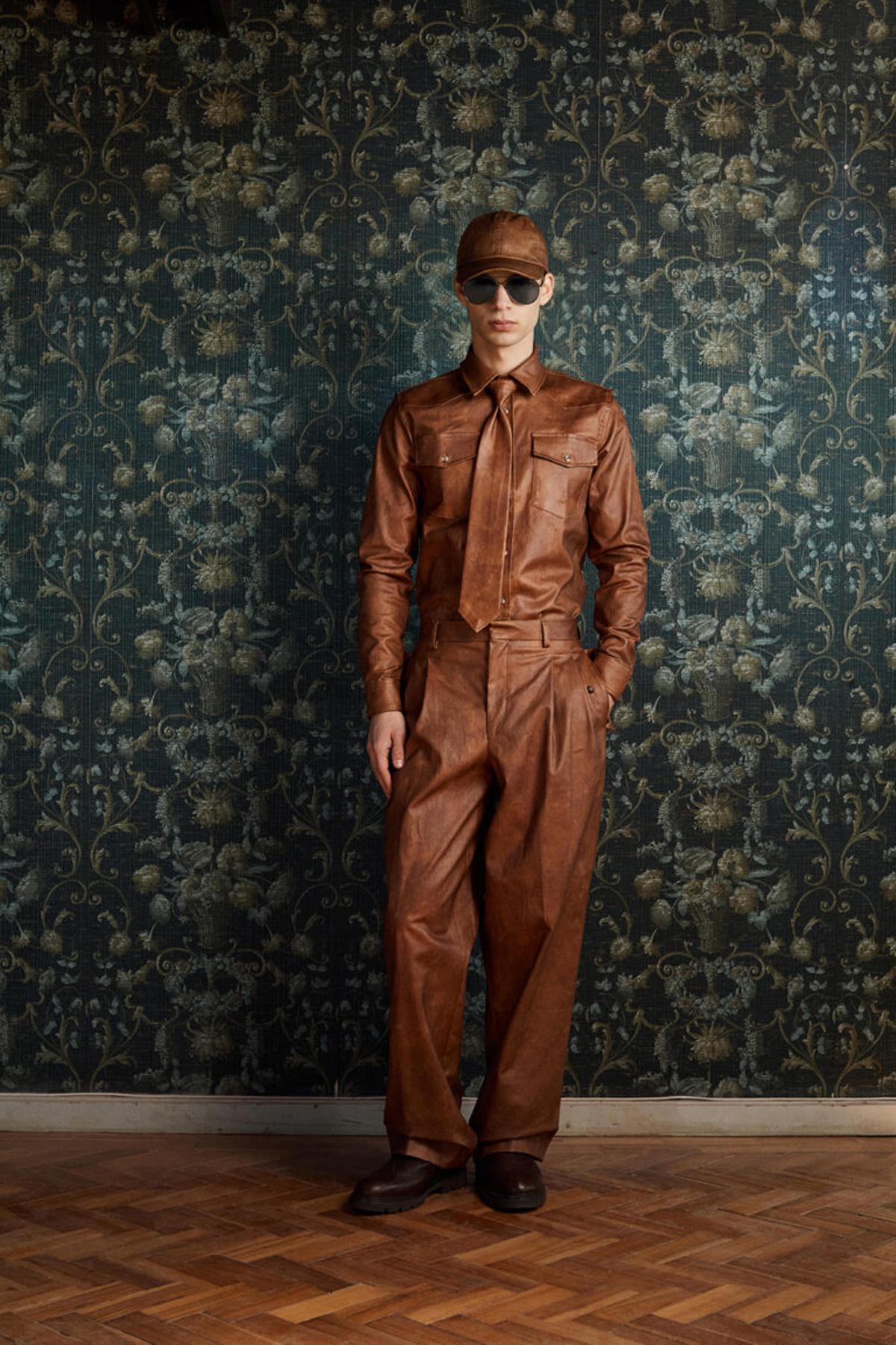 Un 'look' de 'Assembled', la colección que David Catalán presenta en 080.