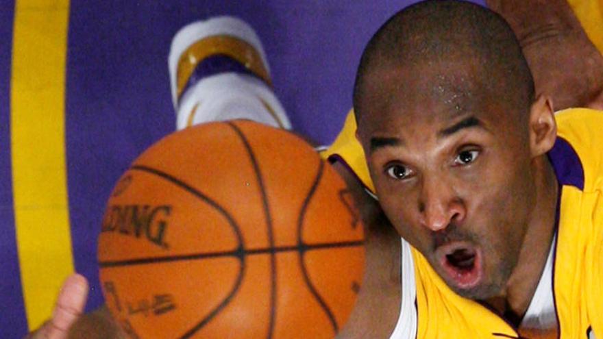 Kobe Bryant durant un partit dels Lakers