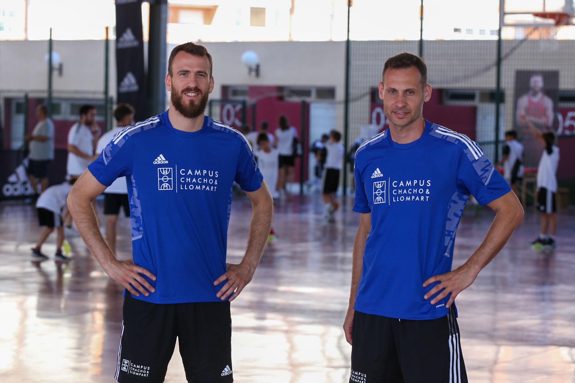 Huérfano cangrejo progenie Los jugadores Pedro Llompart y Sergio Rodríguez imparten un campus de  baloncesto en Alicante - Información