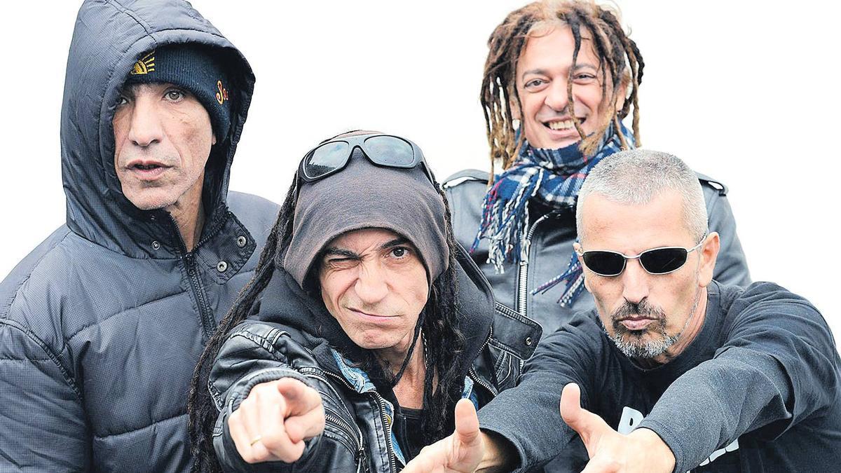 Pistol en la formación mítica de Ataúd Vacante, con Fafe, Silver y Manolo, en una foto de Javi Felipe.