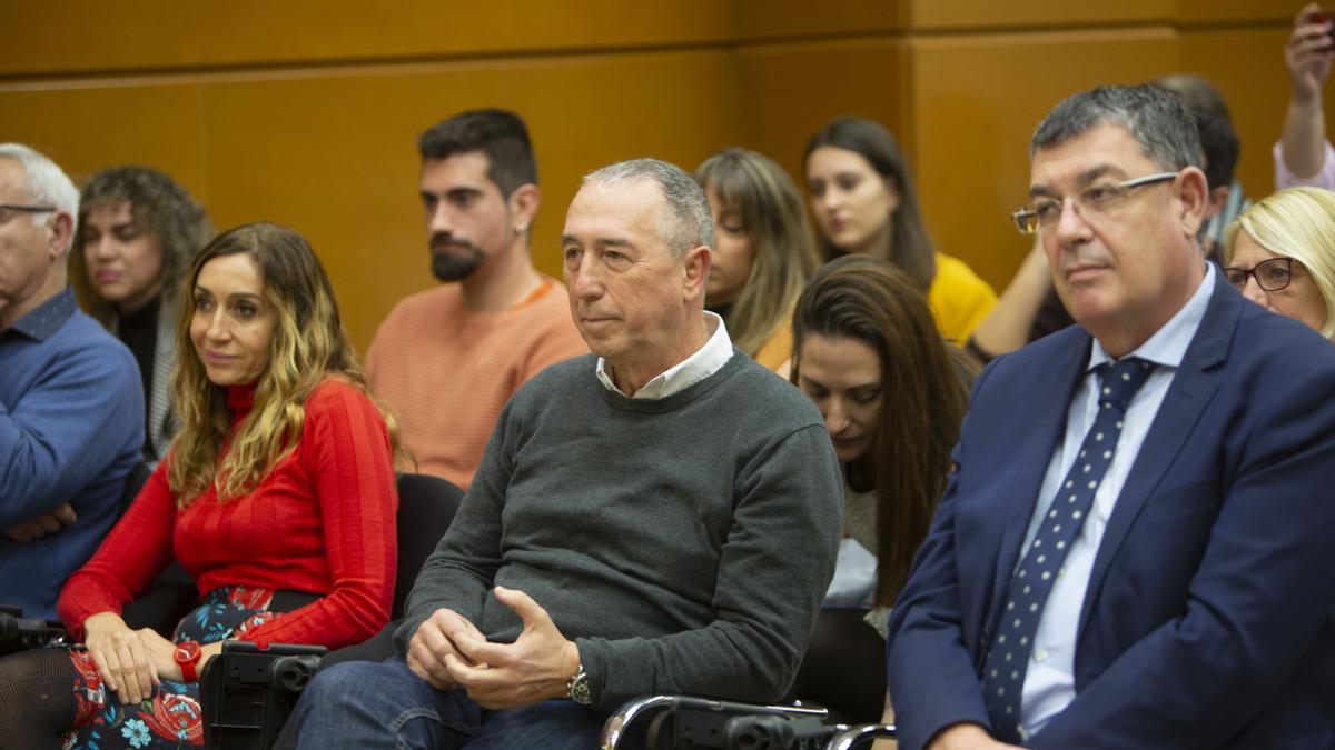 Isaura Navarro, Joan Baldoví y Enric Morera asisten al acto de presentación de la candidatura de Aitana Mas.