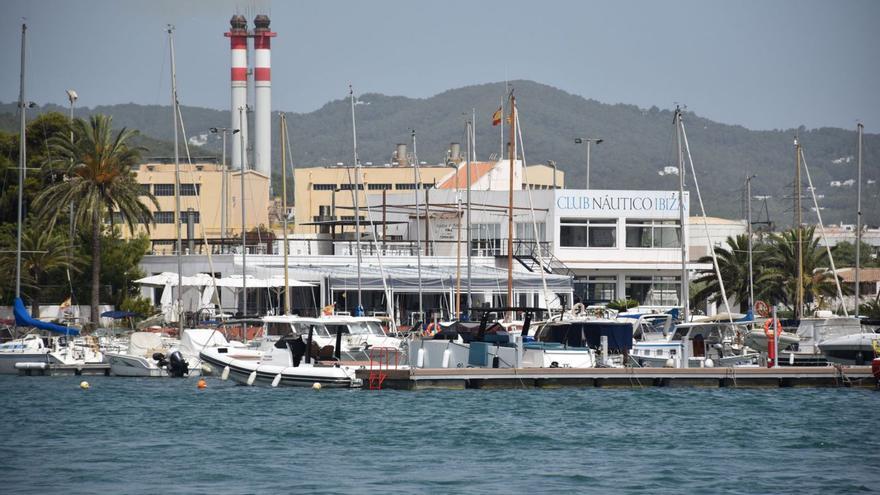 La empresa que opta al Club Náutico Ibiza niega que cuadruplique las tarifas