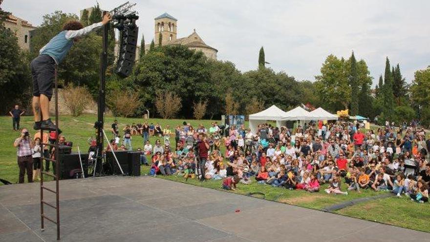 L&#039;espectacle d&#039;acrobàcies i música «Viola» va ser un dels atractius de la jornada