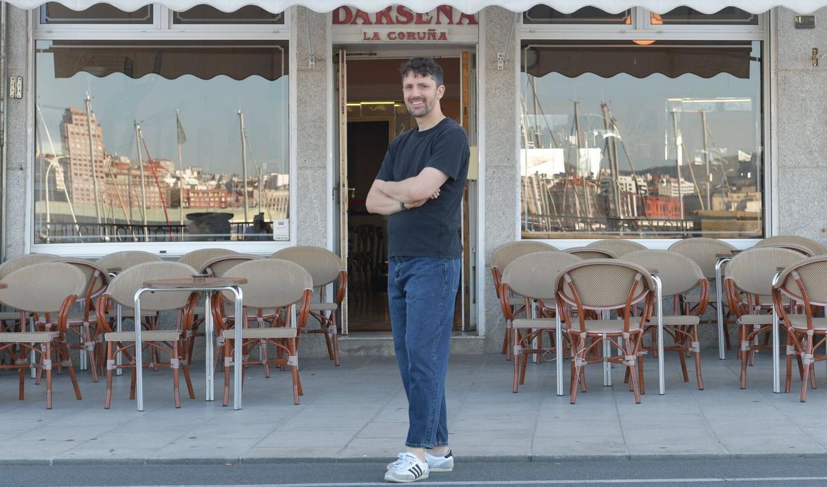Jorge Espadansín, en la terraza del Café La Dársena.