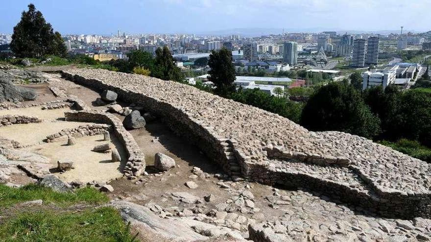 Parte de la excavación del Castro de Elviña.