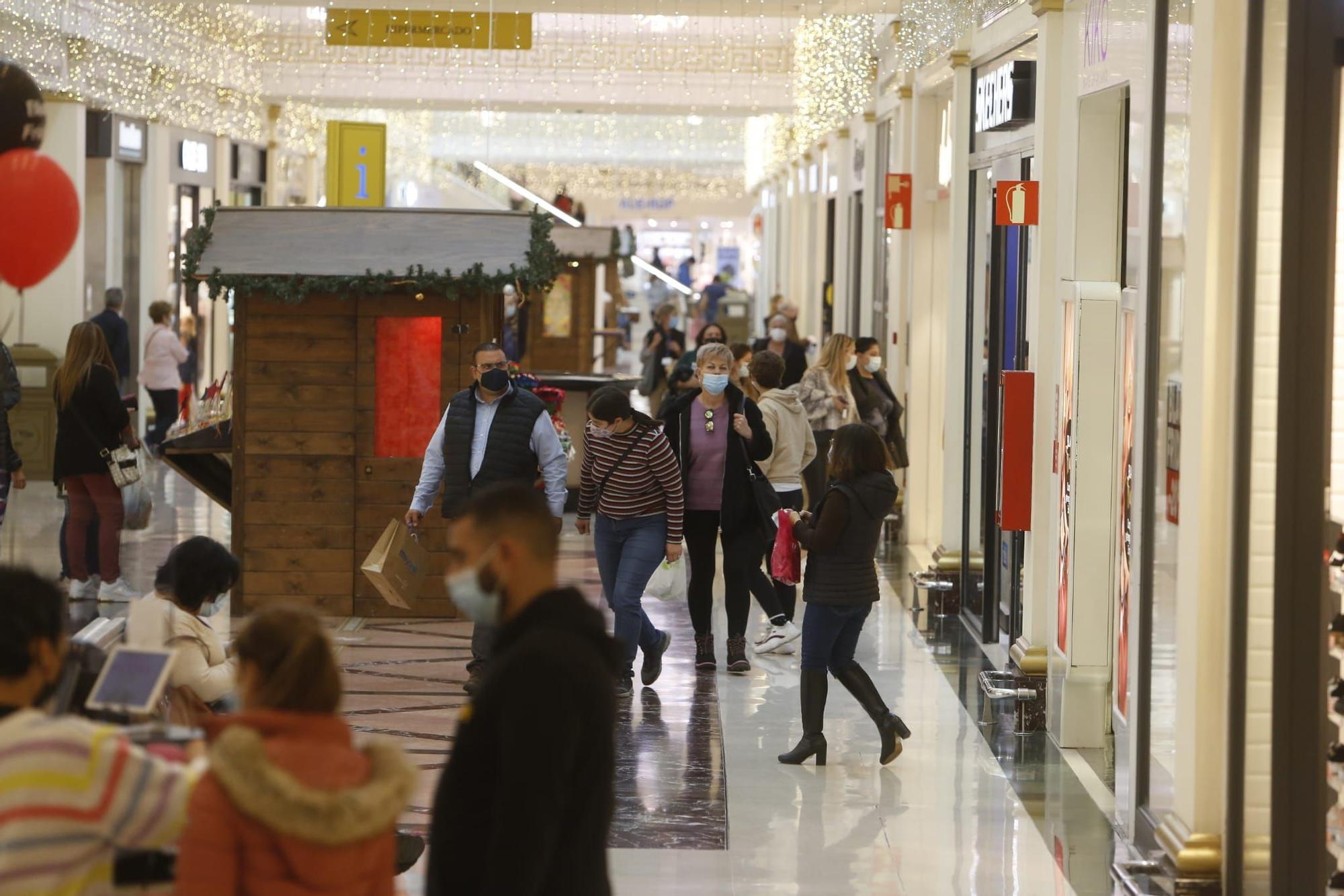 Así está siendo la jornada del Black Friday en Alicante