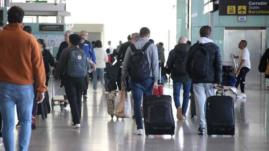 Quatre detinguts i un ferit en una baralla entre embaladors a l&#039;aeroport de Barcelona