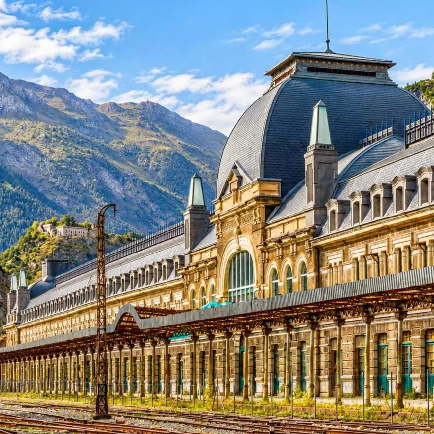 Estilo Belle Époque y Bien de Interés Cultural: la estación de tren "más bonita de España" es perfecta para un fin de semana en octubre