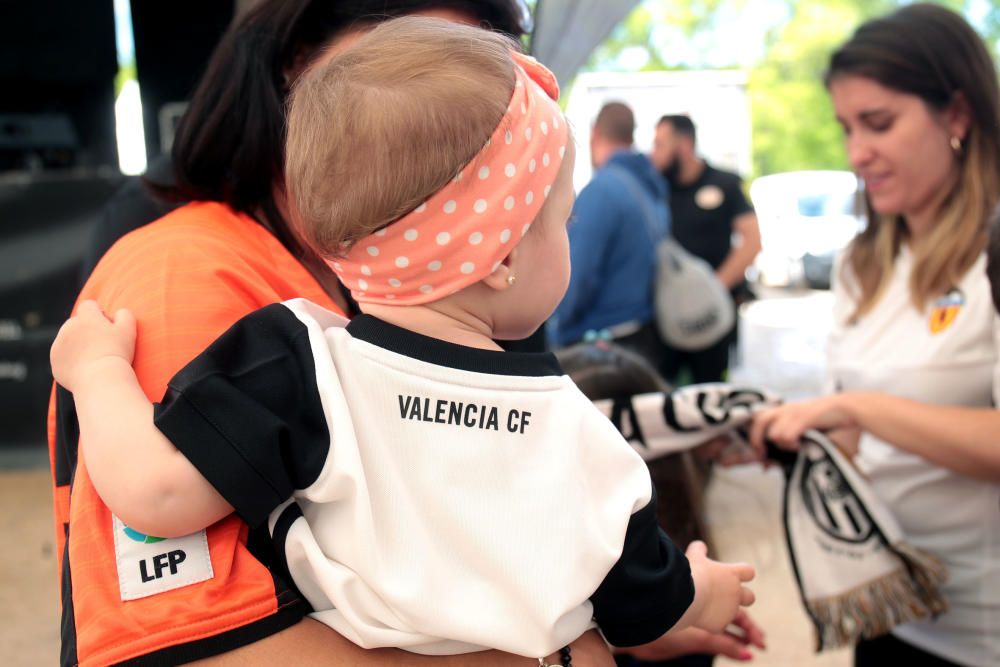 Fan zone del Valencia CF en el viejo cauce del río