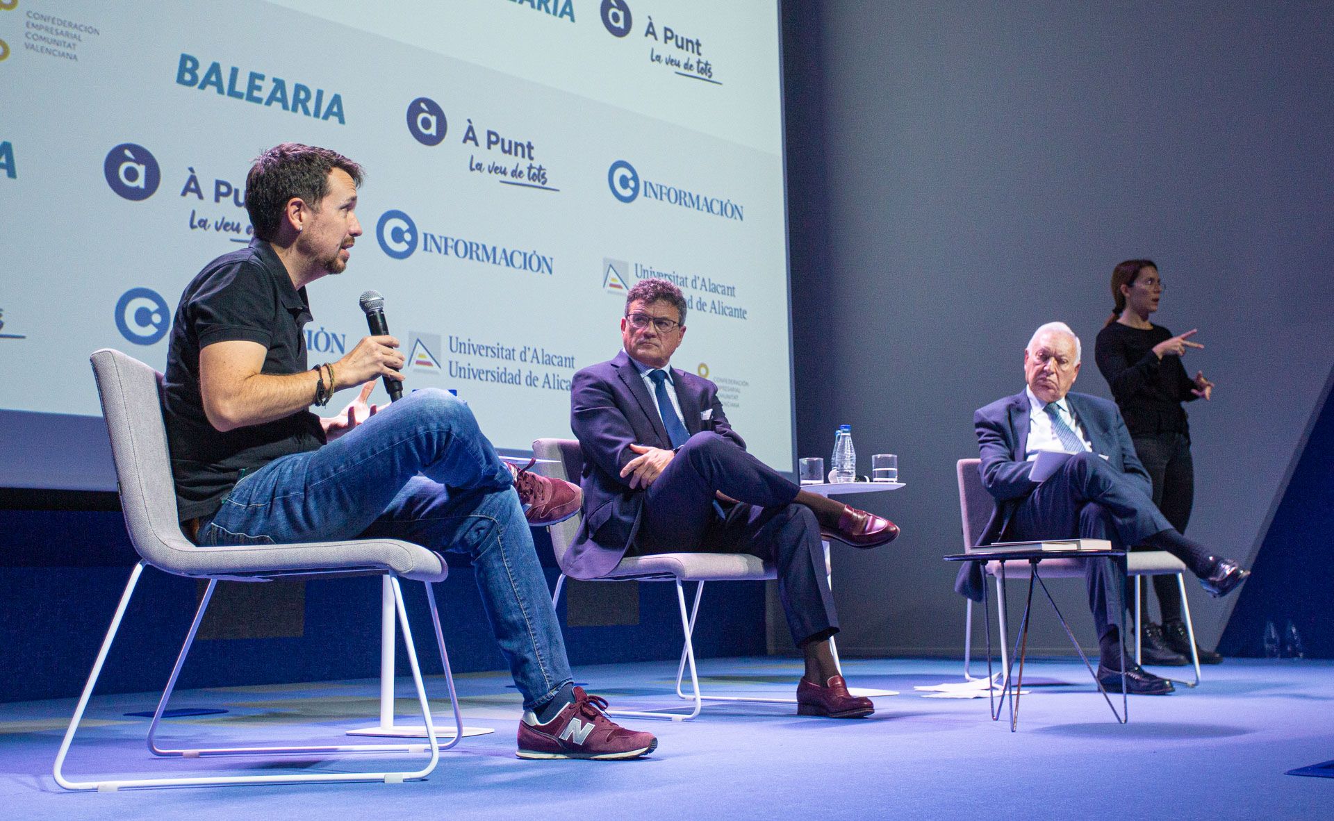 Así ha sido el cara a cara entre García-Margallo y Pablo Iglesias en el Club INFORMACIÓN