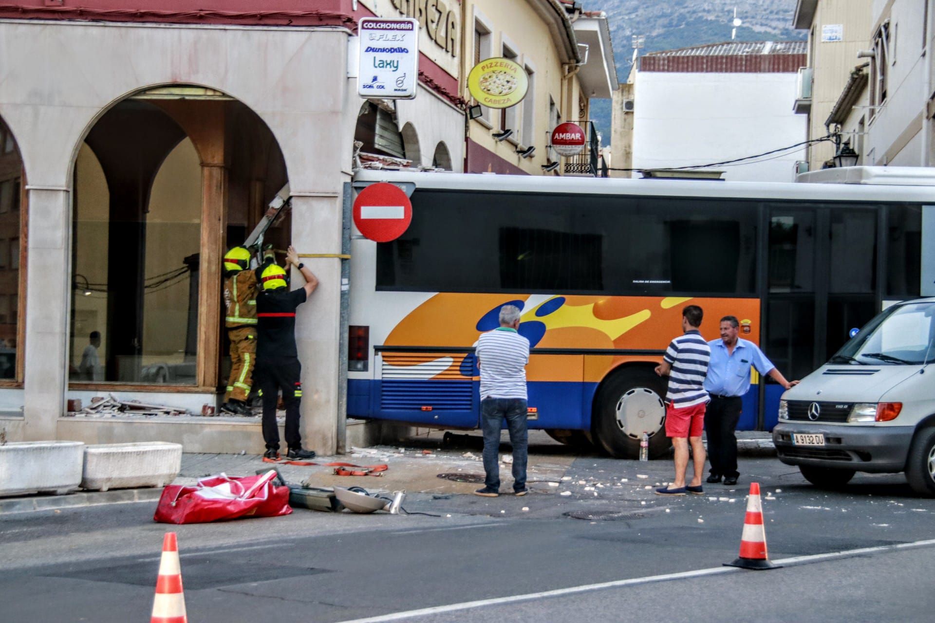 Fatídico accidente en Muro: muere un conductor de autobús tras ser arrollado por su propio vehículo