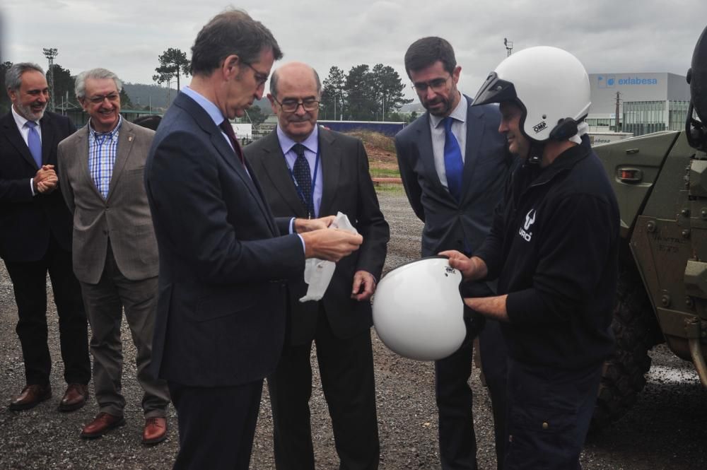 Feijóo visita la fábrica militar de Valga