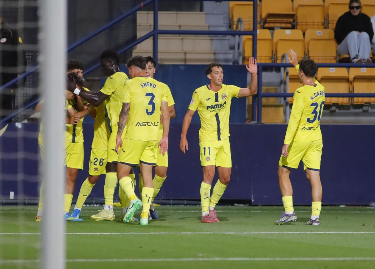 El equipo de David Albelda consiguió cimentar el triunfo en la primera parte.