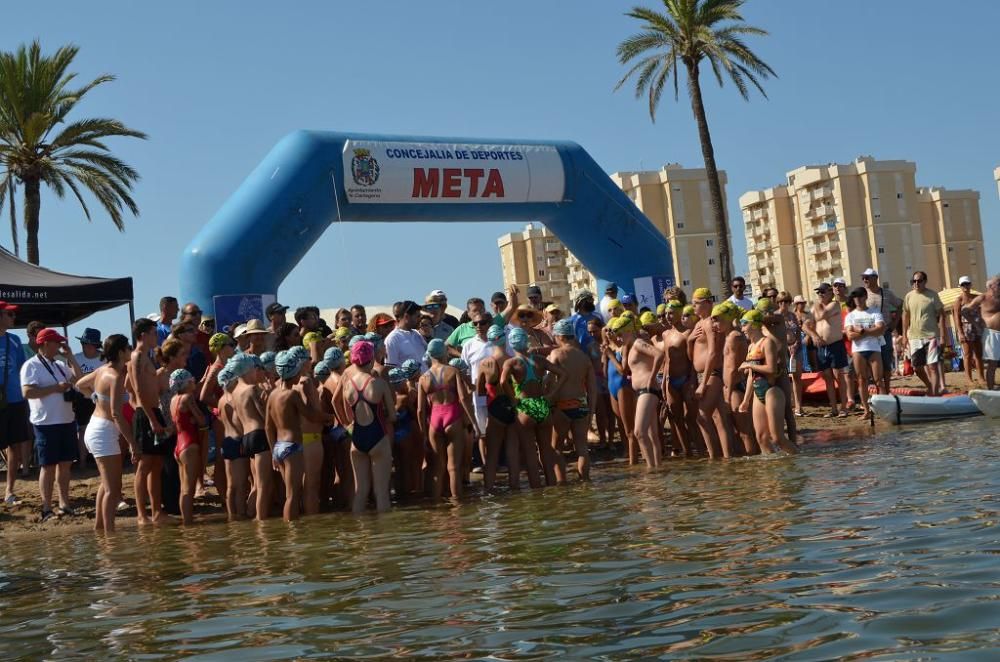 Más de 200 participantes 'se mojan' por la esclerósis múltiple en Playa Paraíso