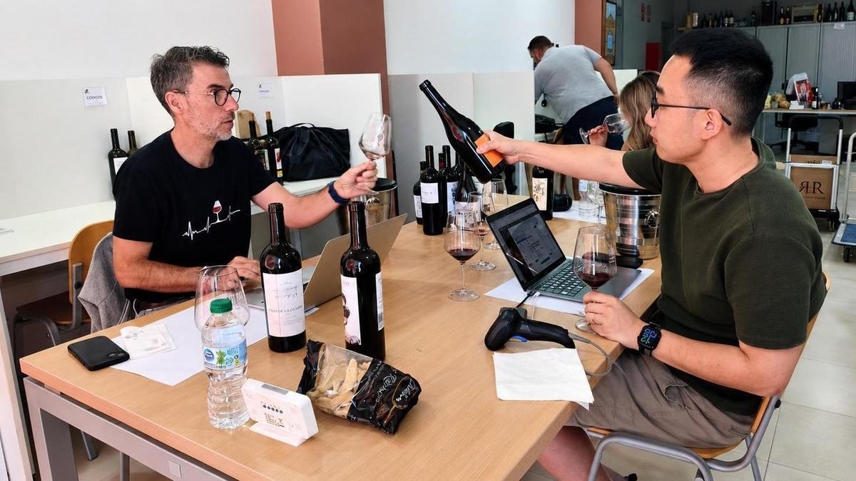 Los catadores de la publicación evalúan la calidad de los vinos de Toro.