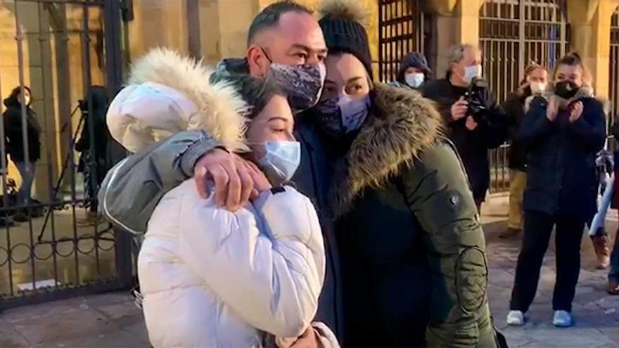 Los hosteleros se encierran en la iglesia de San Pedro de Gijón