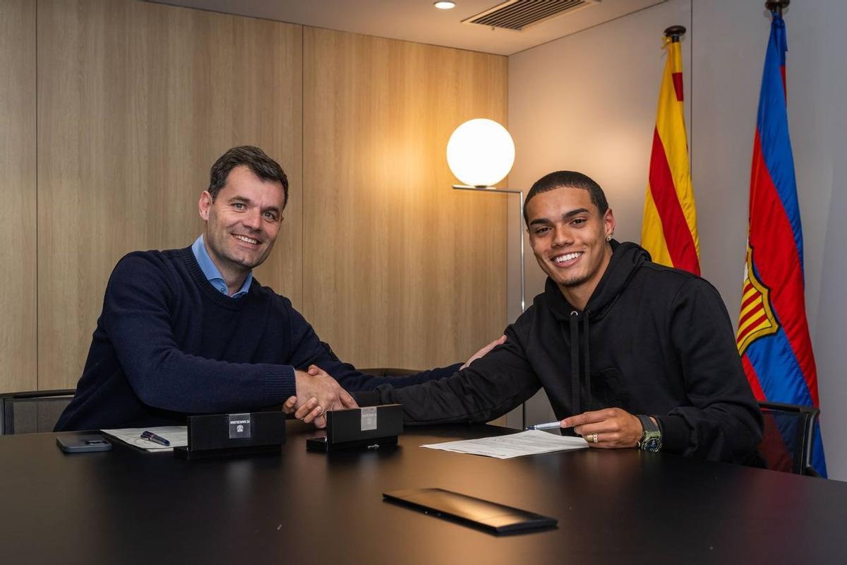 El Barça anuncia el fitxatge de Joao Mendes, fill de Ronaldinho, per al Juvenil El Barça anuncia el fitxatge de Joao Mendes, fill de Ronaldinho, per al Juvenil