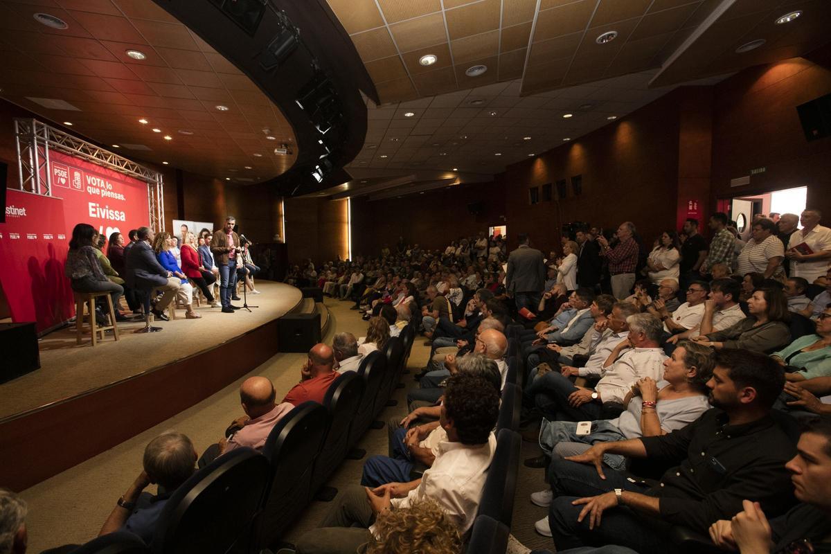 Todas las imágenes de Pedro Sánchez en Ibiza