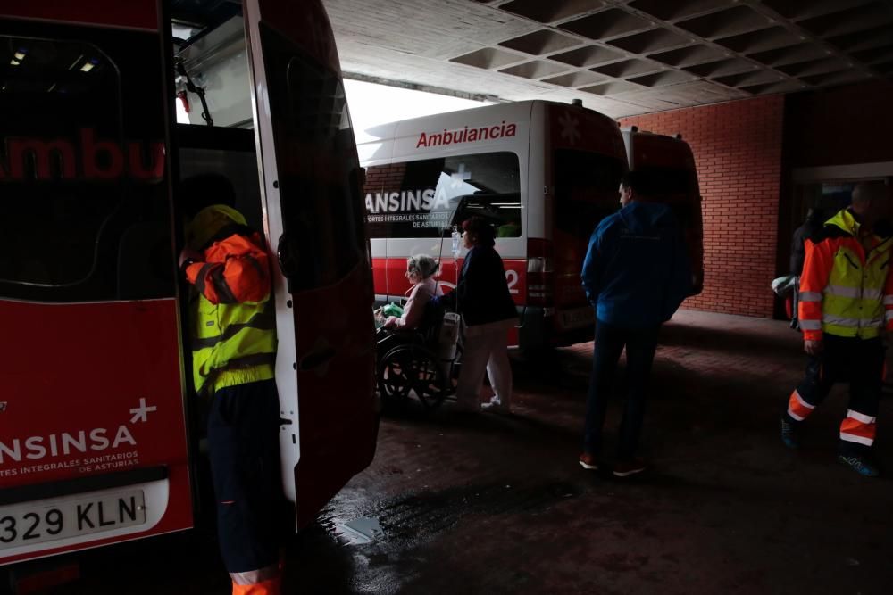 "Temporal en Asturias: El hospital de Arriondas, d