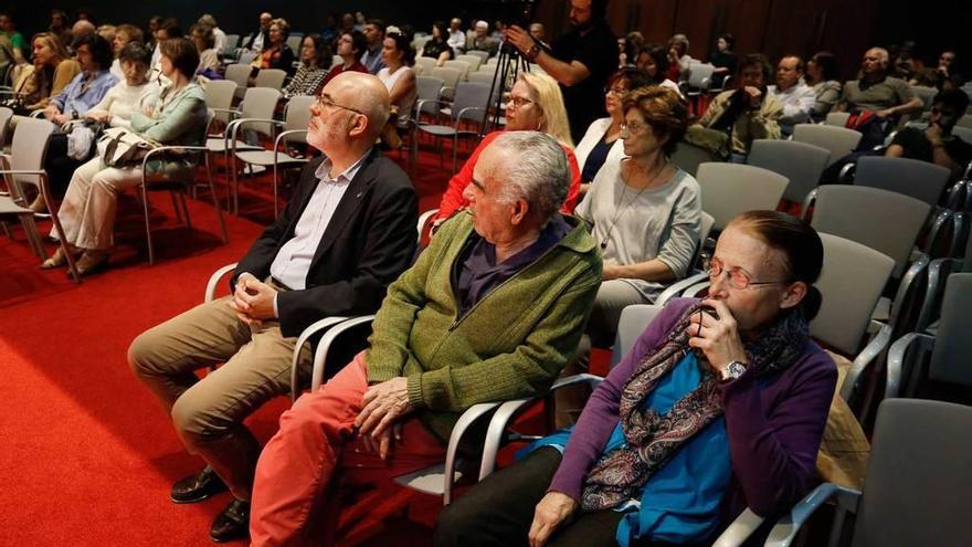 Público ayer en el Club Prensa Asturiana.