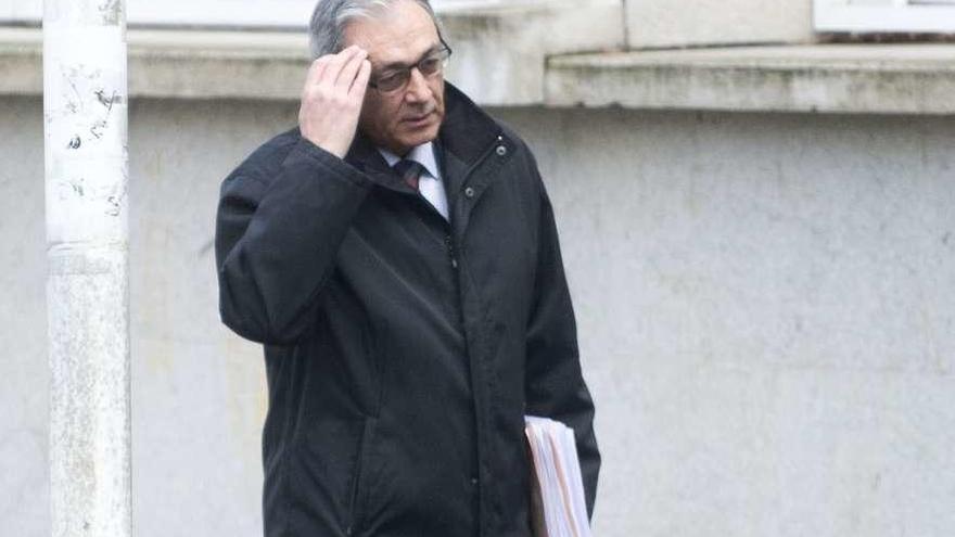 El exalcalde de Cambre Manuel Rivas, en una visita al juzgado para declarar por el Brincadeira, en 2016.