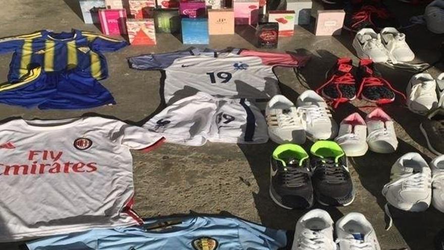 Intervenidas en Badajoz un centenar de perfumes, zapatillas y prendas deportivas sin documentación