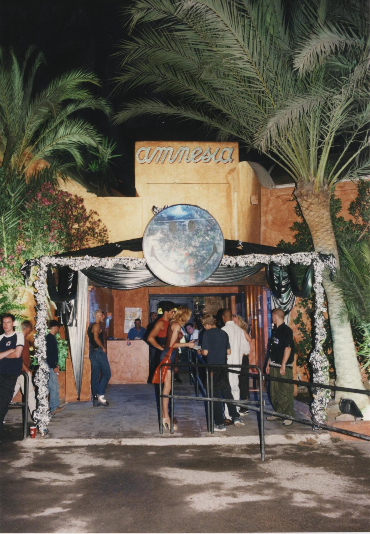 La entrada de la discoteca en los '00, en la fiesta 'La Troya'