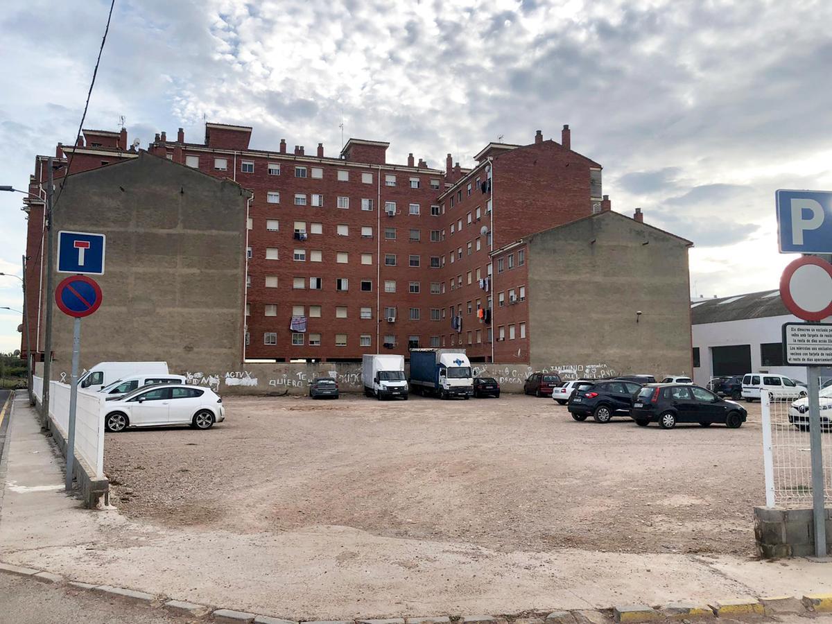 Uno de los solares donde se podrá construir vivienda en Nules una vez completado el trámite aprobado por el Ayuntamiento.