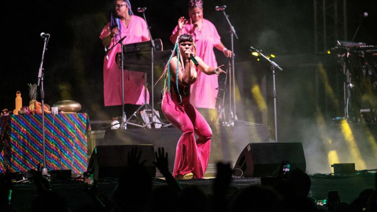 La cantante de Bomba Estéreo conectó en todo momento con el público. 