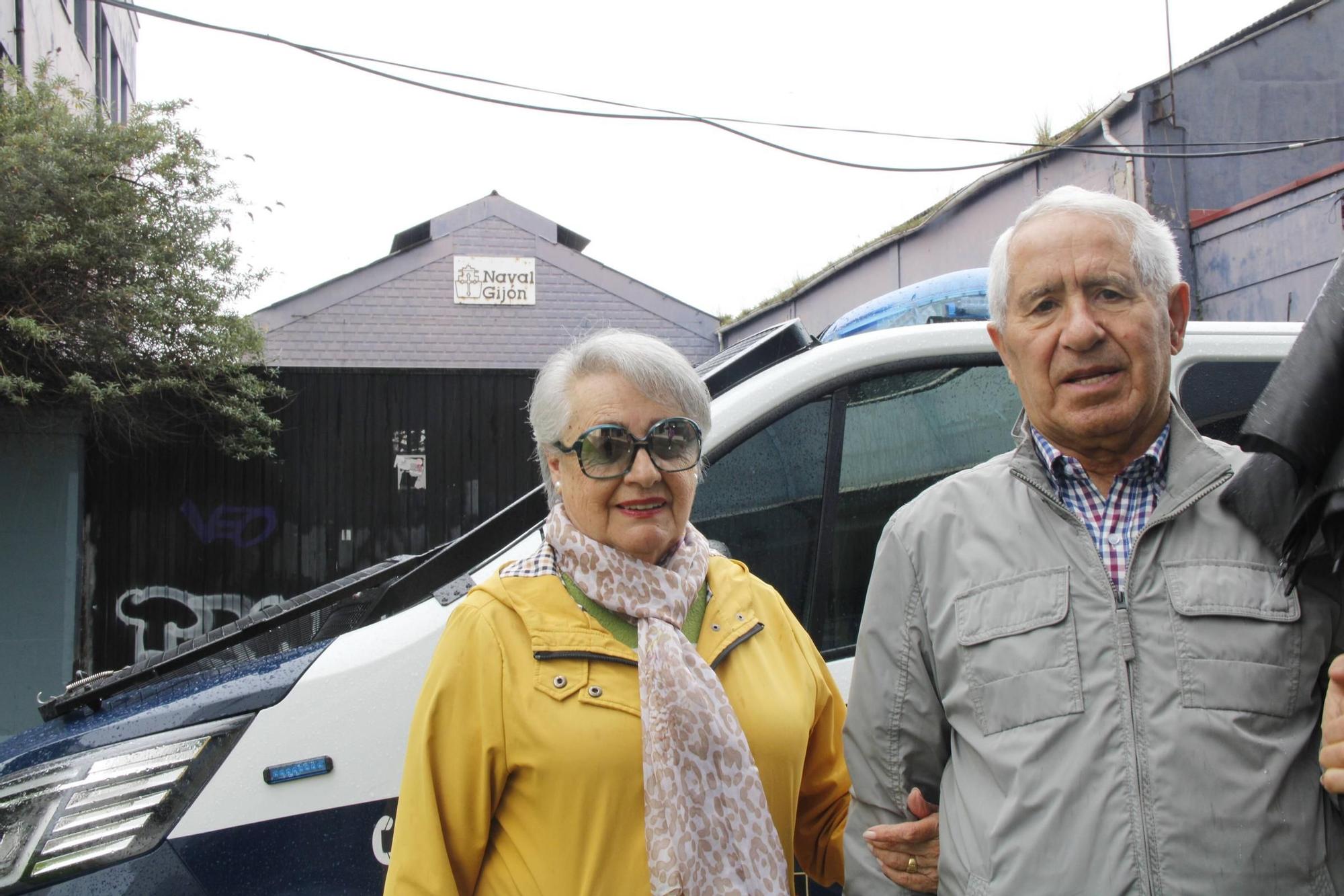 El &quot;diálogo&quot;, la alternativa de la calle al conflicto por la franja de Naval Gijón (en imágenes)