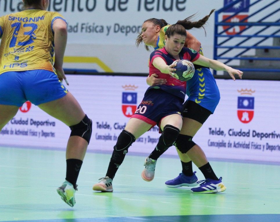 Primer partido de la final de la EHF European Cup entre el Rocasa y el Balonmano Costa del Sol