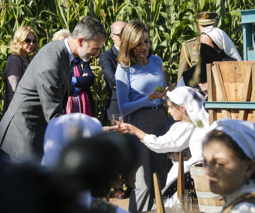 Los Reyes visitan Poreñu, Pueblo Ejemplar 2017