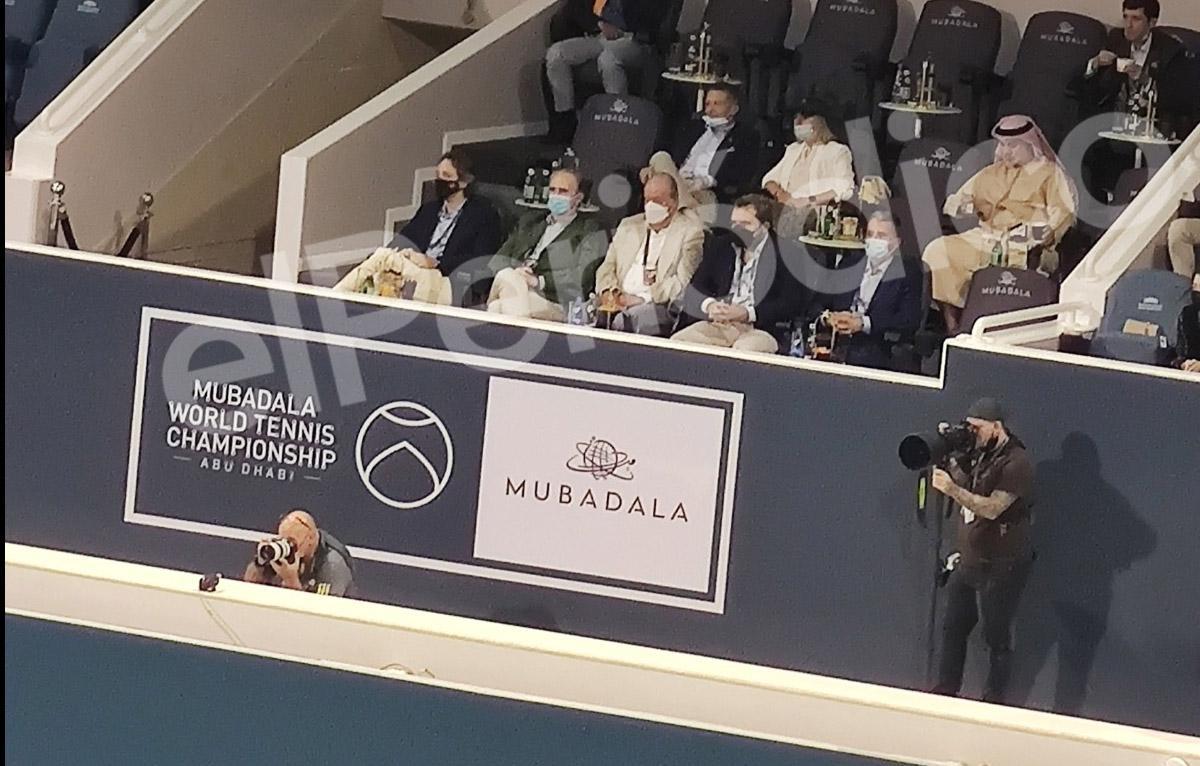 El rey emérito Juan Carlos I este viernes en Abu Dabi durante un partido de tenis entre Rafa Nadal y Andy Murray.