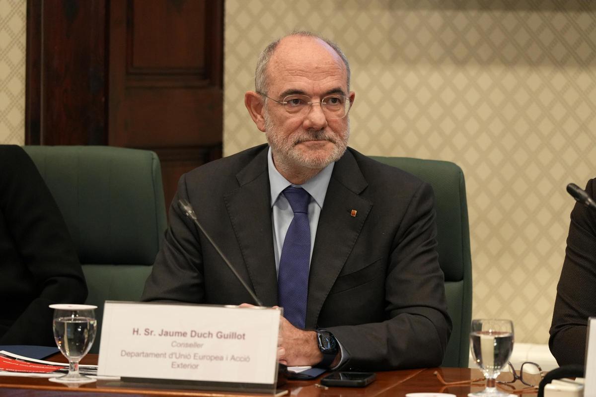 El conseller de Unió Europea i Acció Exterior, Jaume Duch, este martes en el Parlament.