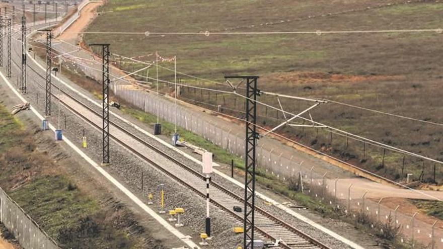 El PP reclama en el Senado un calendario cerrado para el AVE Madrid-Extremadura