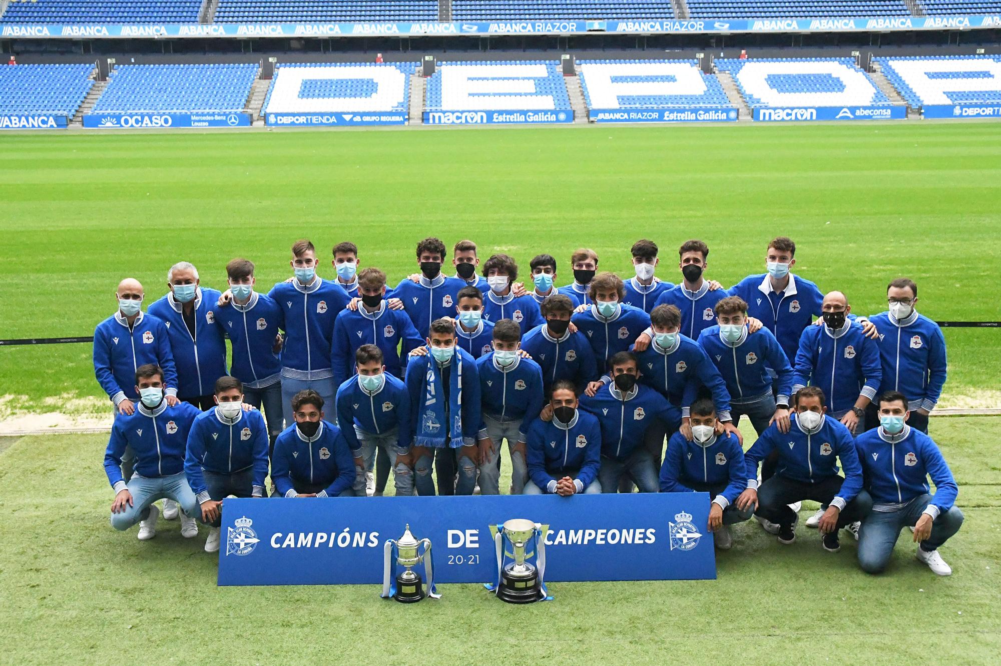 Los juveniles del Dépor celebran en A Coruña su Copa de Campeones