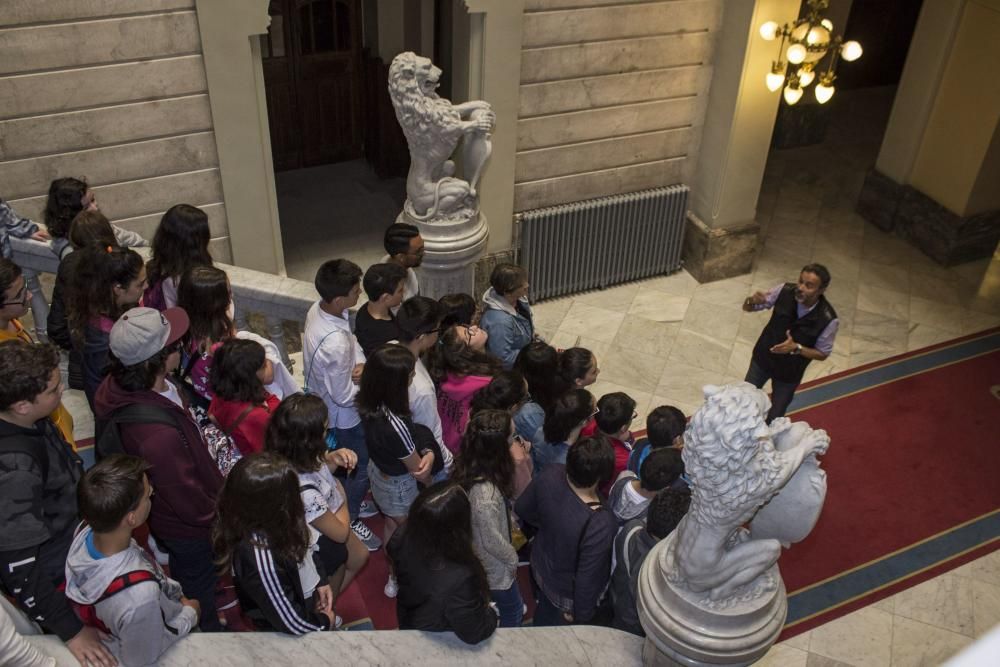 Visita de alumnos de Lugo al parlamento astuariano