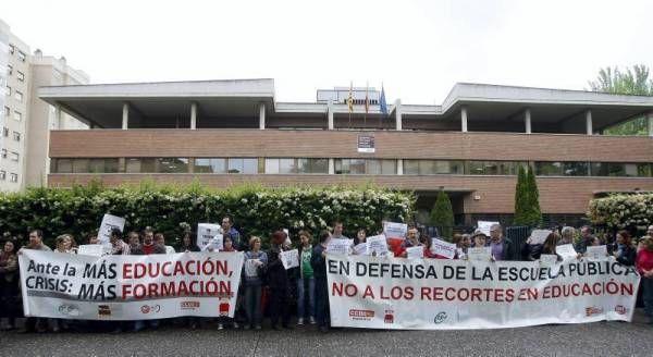 Protesta del Personal Docente no Universitario frente al Servicio Provincial