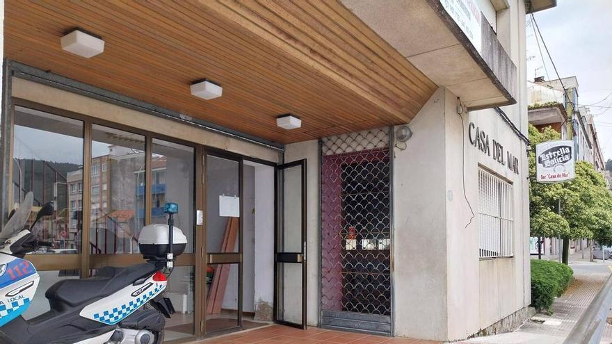 Félix Juncal se reúne en la Subdelegación del Gobierno para avanzar en el traslado a Bueu del cuartel de la Guardia Civil de Marín