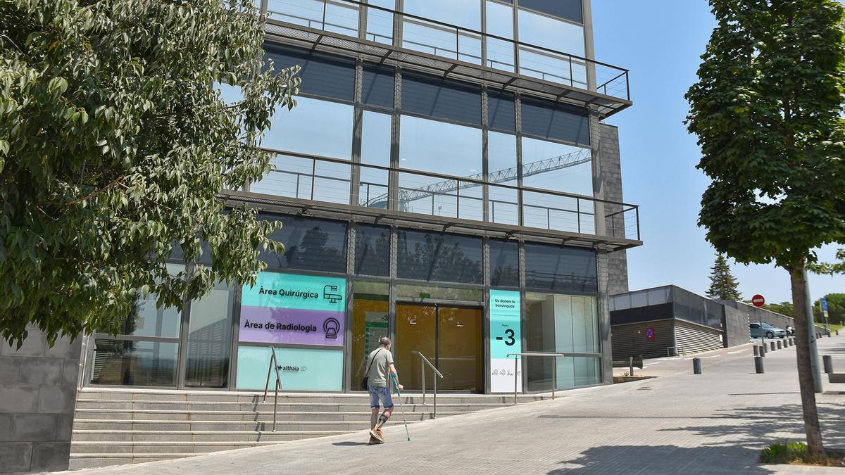 El nou accés a l'Àrea de Radiologia des de la planta -3, amb la senyalització de color lila