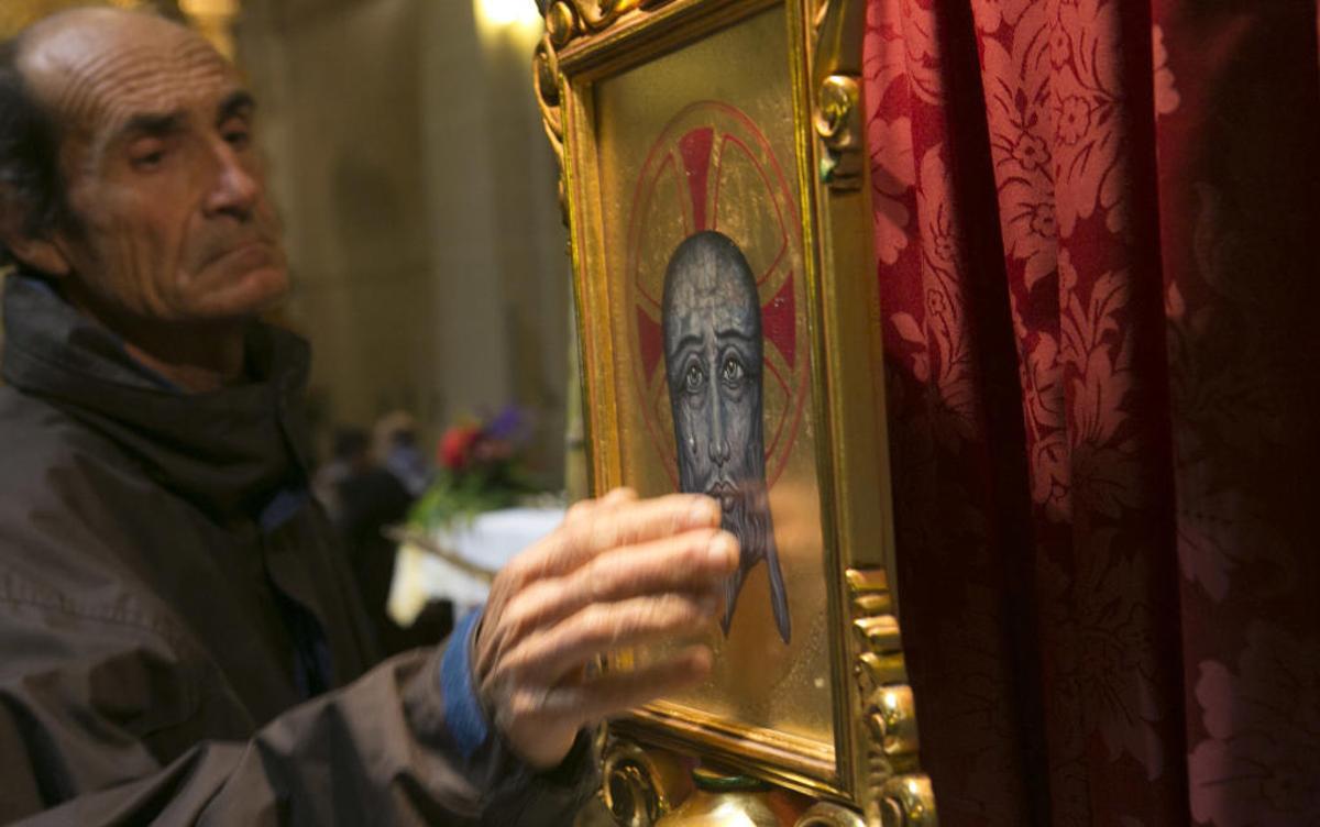El Obispado y el Cabildo garantizan la continuidad de la Santa Faz en el monasterio