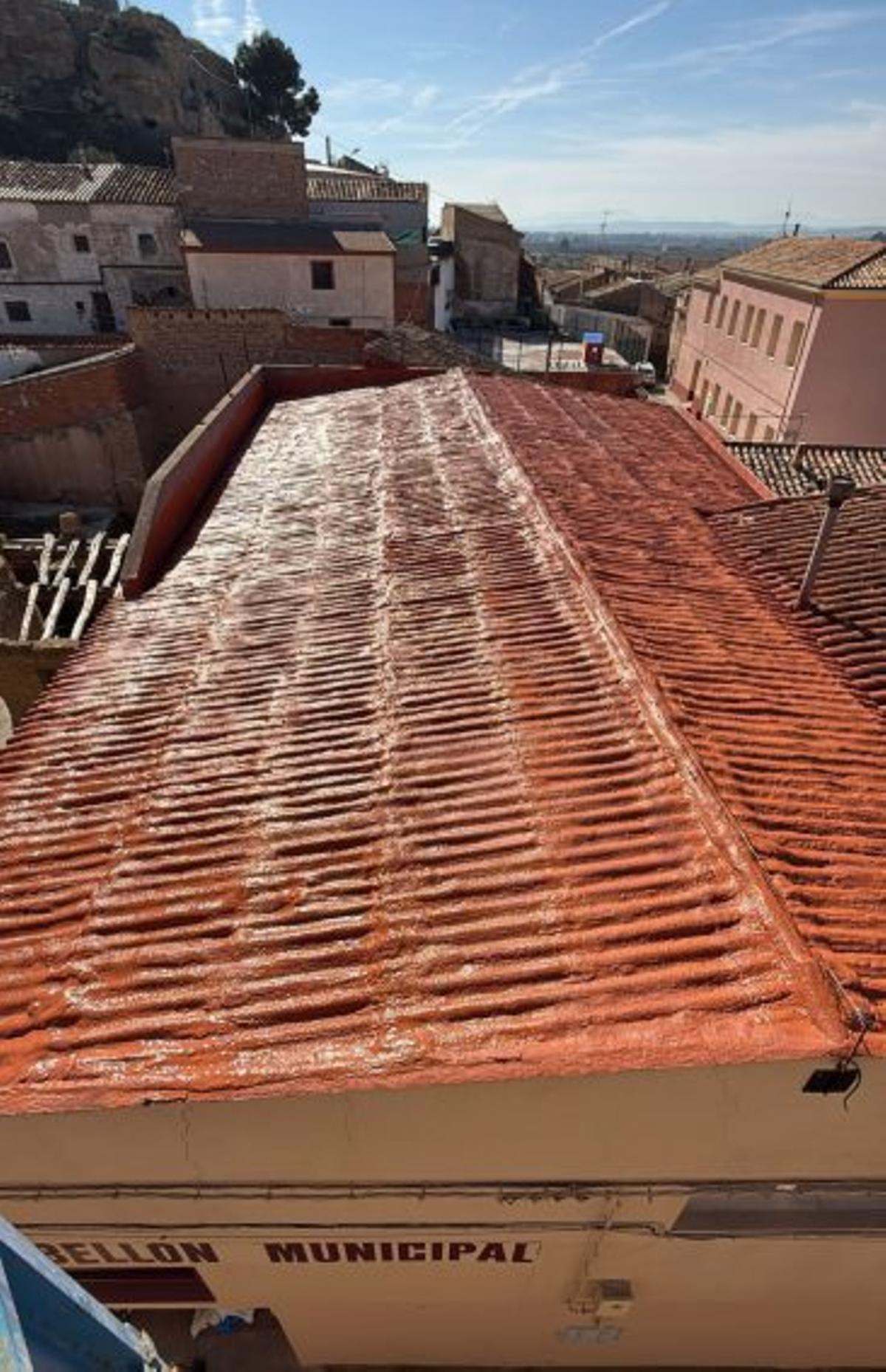 Obras en el tejado. | SERVICIO ESPECIAL