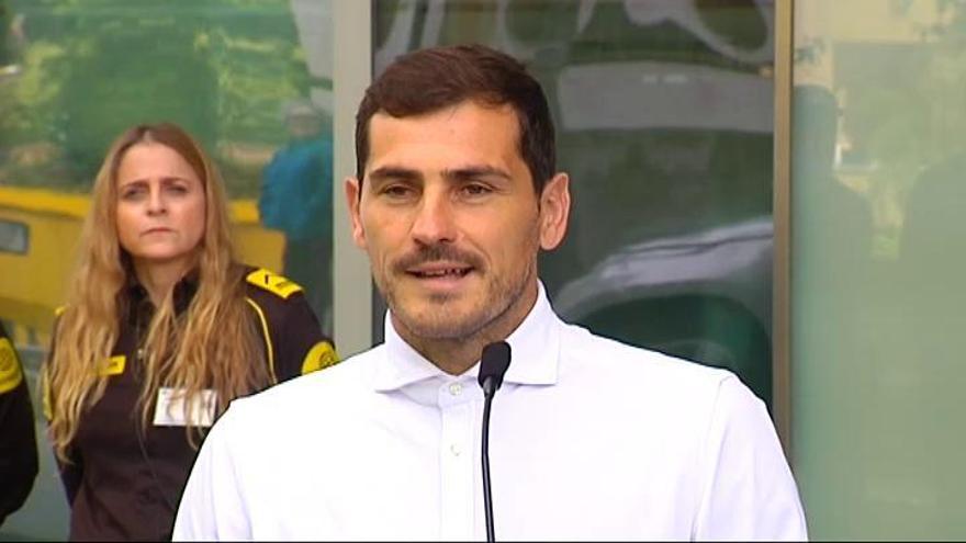 Casillas, tras dejar el hospital: "Hay que sacar una sonrisa"