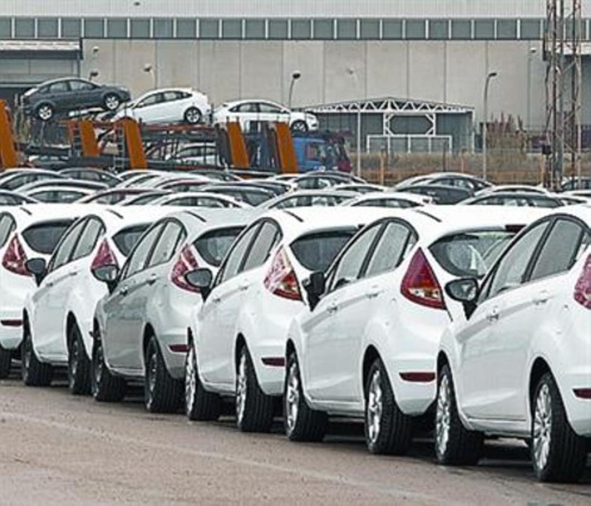 33 Cotxes emmagatzemats a la fàbrica de Ford. 33 Cotxes emmagatzemats a la fàbrica de Ford.