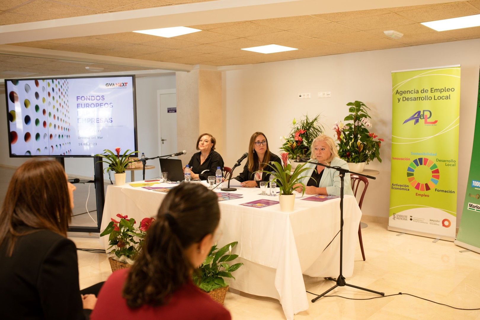 Todas las fotos del congreso de mujeres empresarias y emprendedoras en Orpesa