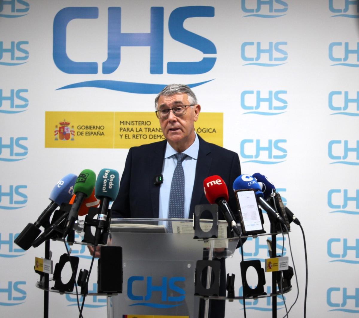 El presidente de la CHS, Mario Urrea, en la rueda de prensa previa a la Junta de Gobierno de la entidad.