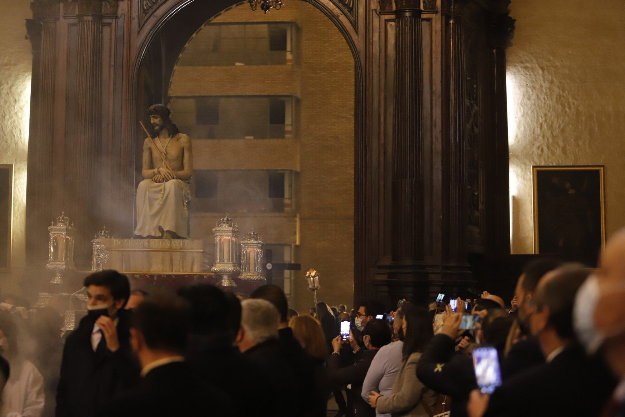 El Coronado de Espinas de la cofradía de los Estudiantes, en la Catedral