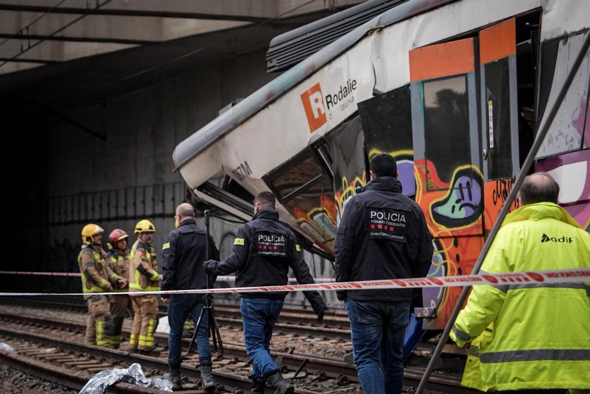 Así ha quedado el tren descarrilado en Gelida tras el accidente
